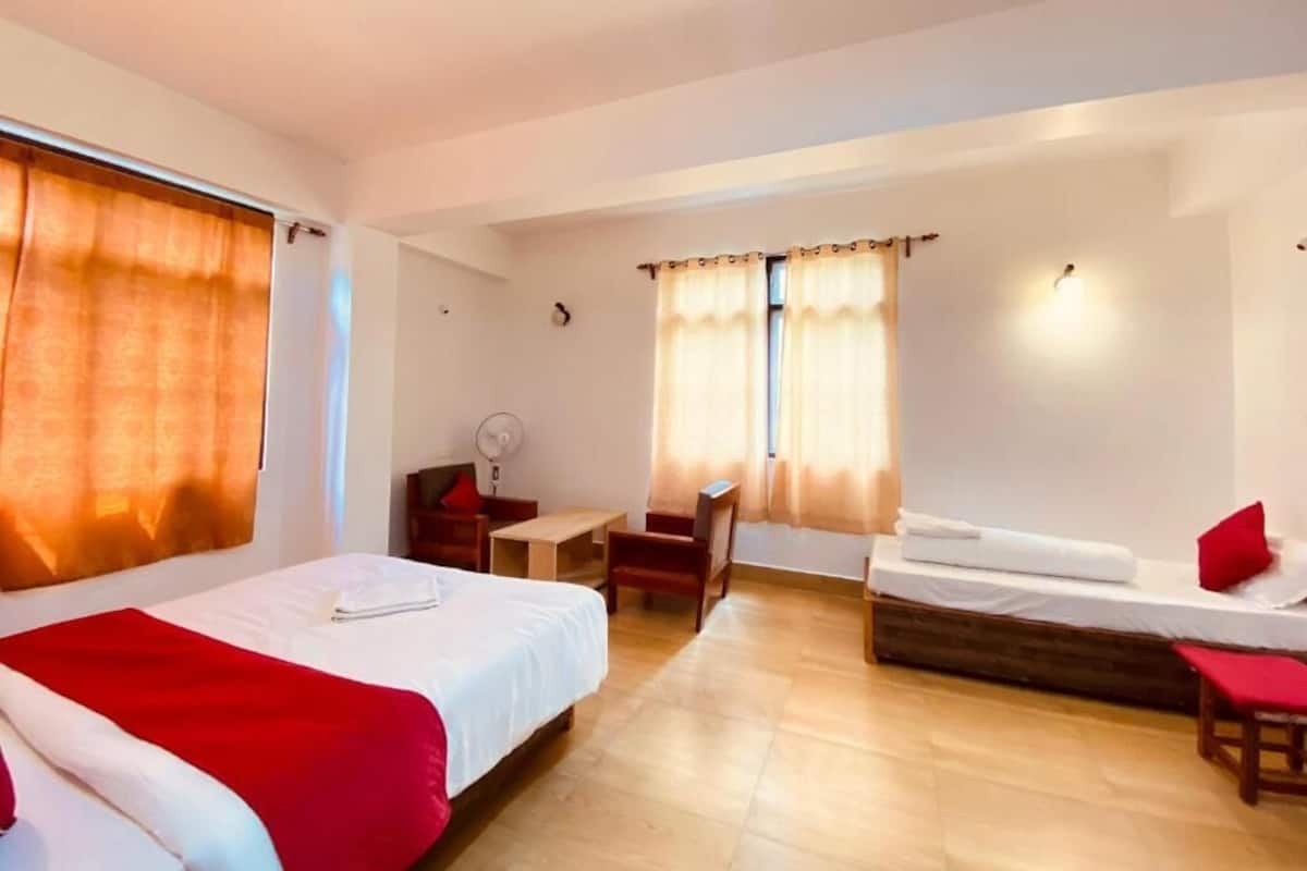 Deluxe Triple Room, City View | Free WiFi