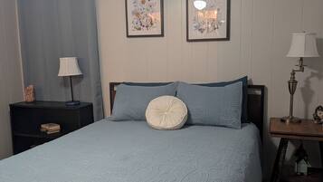 4 bedrooms, iron/ironing board, travel cot, free WiFi