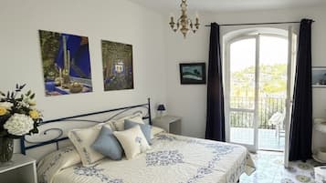 3 bedrooms, iron/ironing board