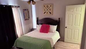 Iron/ironing board, WiFi, bed sheets