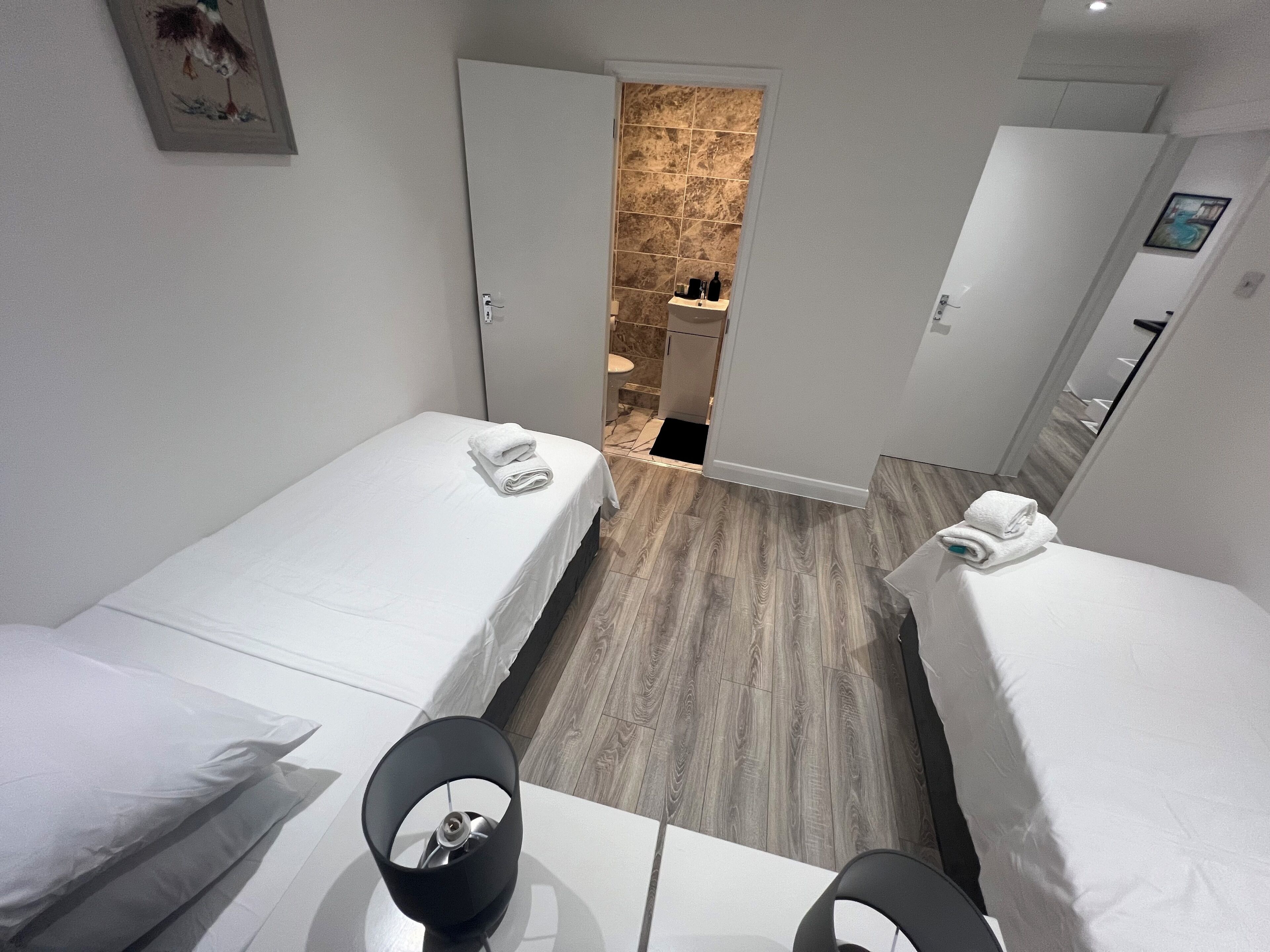 4 bedrooms, iron/ironing board, WiFi, bed sheets