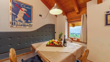 Elite Duplex, Mountain View | Dining