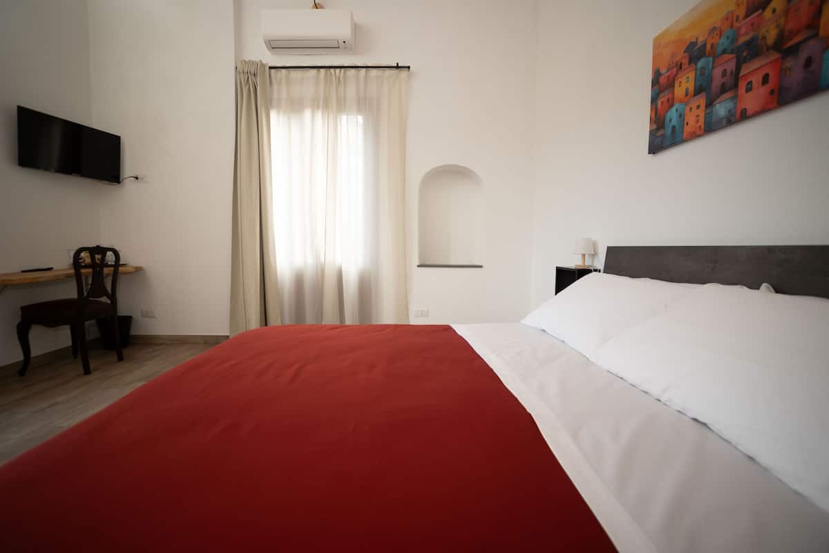 Comfort Room, Mountain View | Blackout drapes, free WiFi
