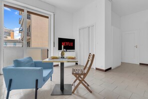 Living area - Vrbo Property (Milano)