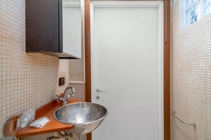 Towels, toilet paper - Corso Venezia: Comfort and Relaxation in the Center of Milan (Milano)