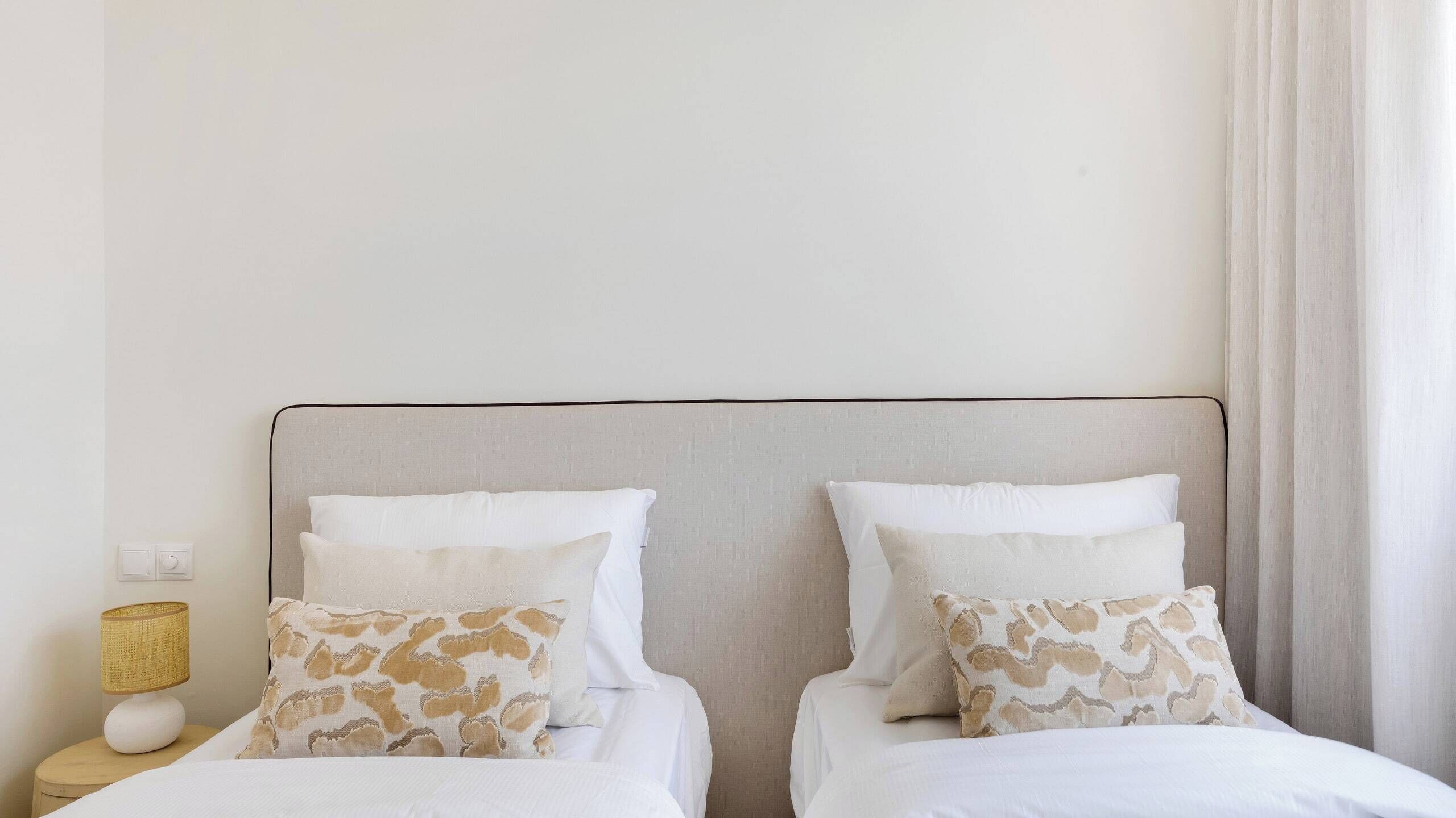 2 bedrooms, desk, iron/ironing board, WiFi (free)