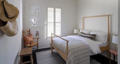 RIVER HOUSE + COTTAGE LAURISTON
