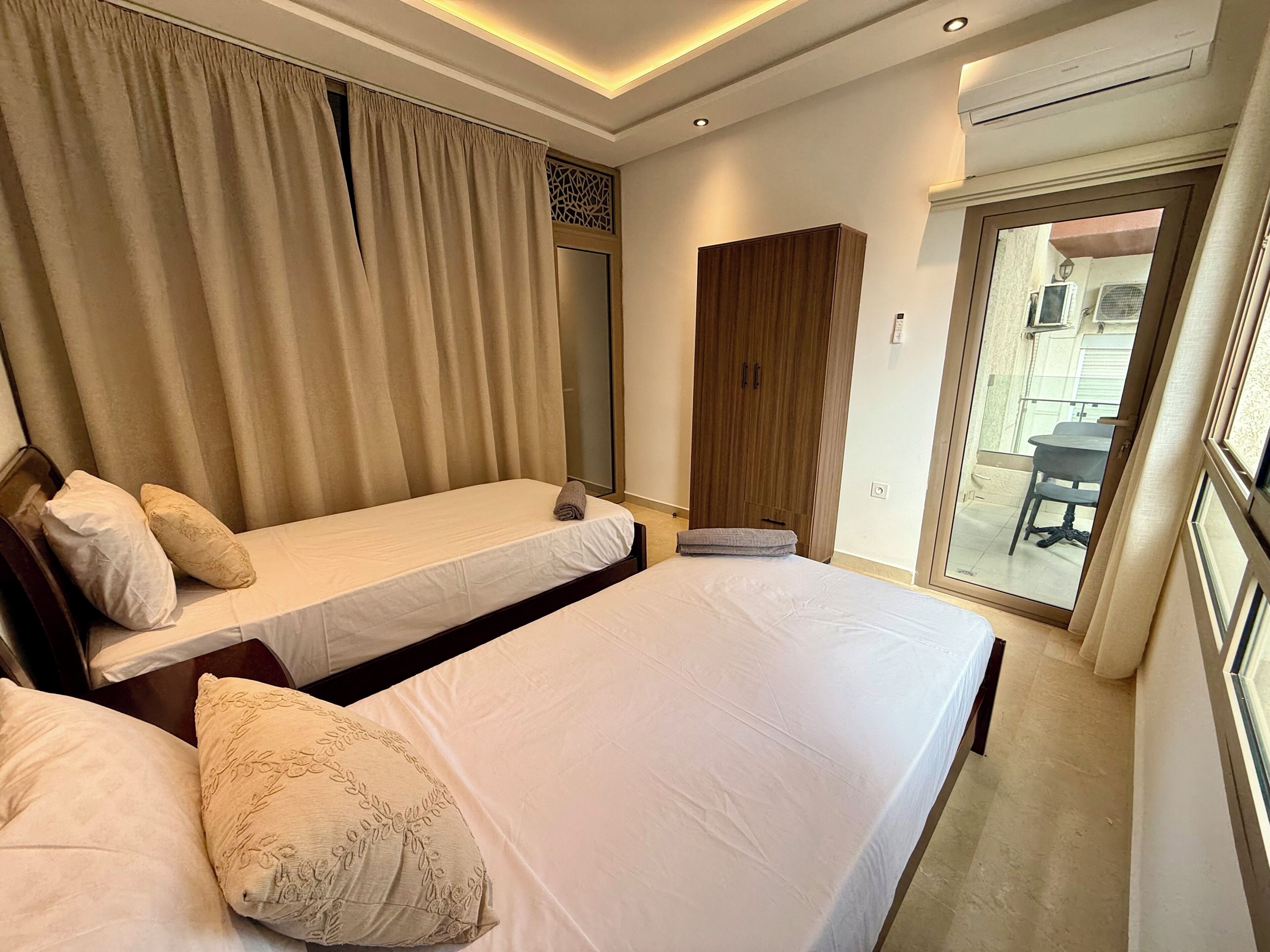 2 chambres, fer et planche à repasser, Wi-Fi, draps fournis