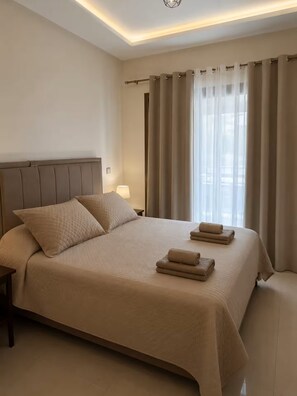 2 bedrooms, WiFi (free), bed sheets - Bouznika Beach: 2-bedroom with a pool (Bouznika)