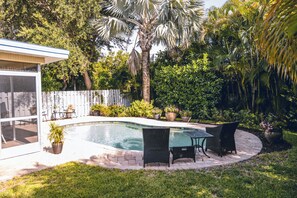 Pool - Sunny Seas - Walk to Beach - Pool (Naples)