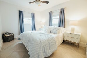 Internet, bed sheets - Sunny Seas - Walk to Beach - Pool (Naples)