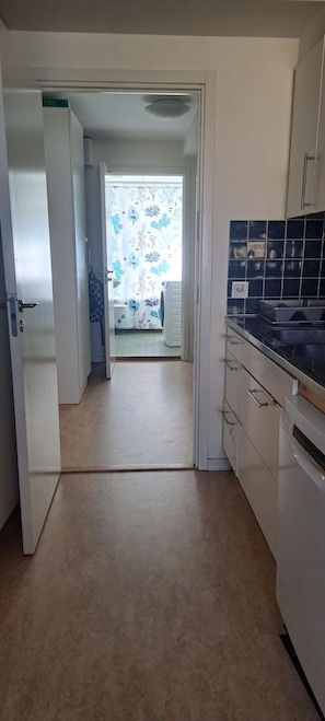 Fridge, microwave, oven, dishwasher - Apartment 3 Room Sleeps up to 5 (Spånga)