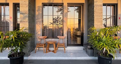 10 Living House