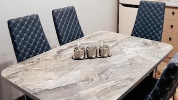 Standard Shared Dormitory, Mixed Dorm | Dining