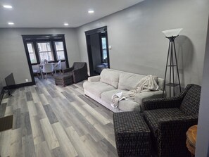 Living area - A Hop ,Skip, and Jump to the Beach (Lorain)