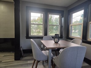 Dining - A Hop ,Skip, and Jump to the Beach (Lorain)