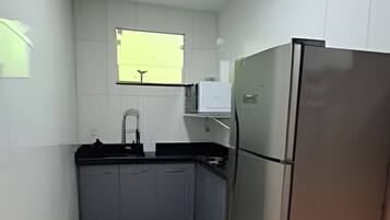 Studio | Bếp riêng | Tủ lạnh, lò vi sóng, bếp nấu, dụng cụ nấu nướng/bát dĩa/dao nĩa