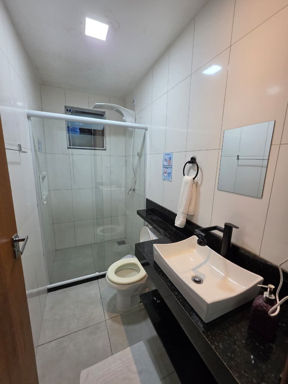 Estudio | Baño | Regadera, amenidades de baño gratuitas, secadora de cabello, toallas 