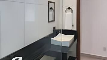 Shower, free toiletries, hair dryer, towels