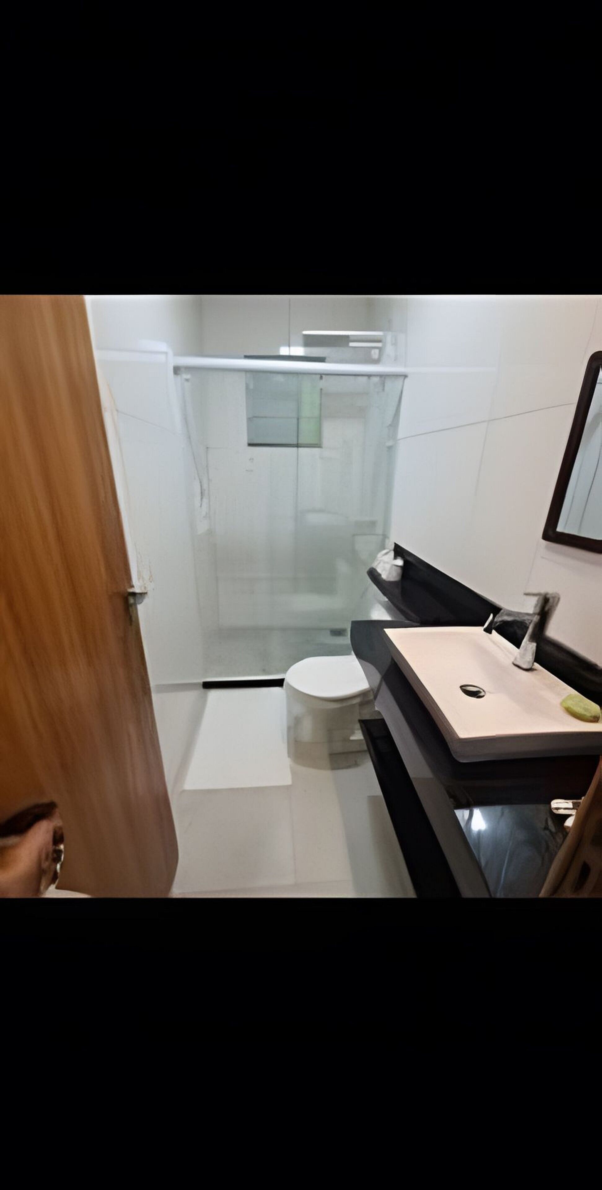 Studio | Bathroom | Shower, free toiletries, hair dryer, towels