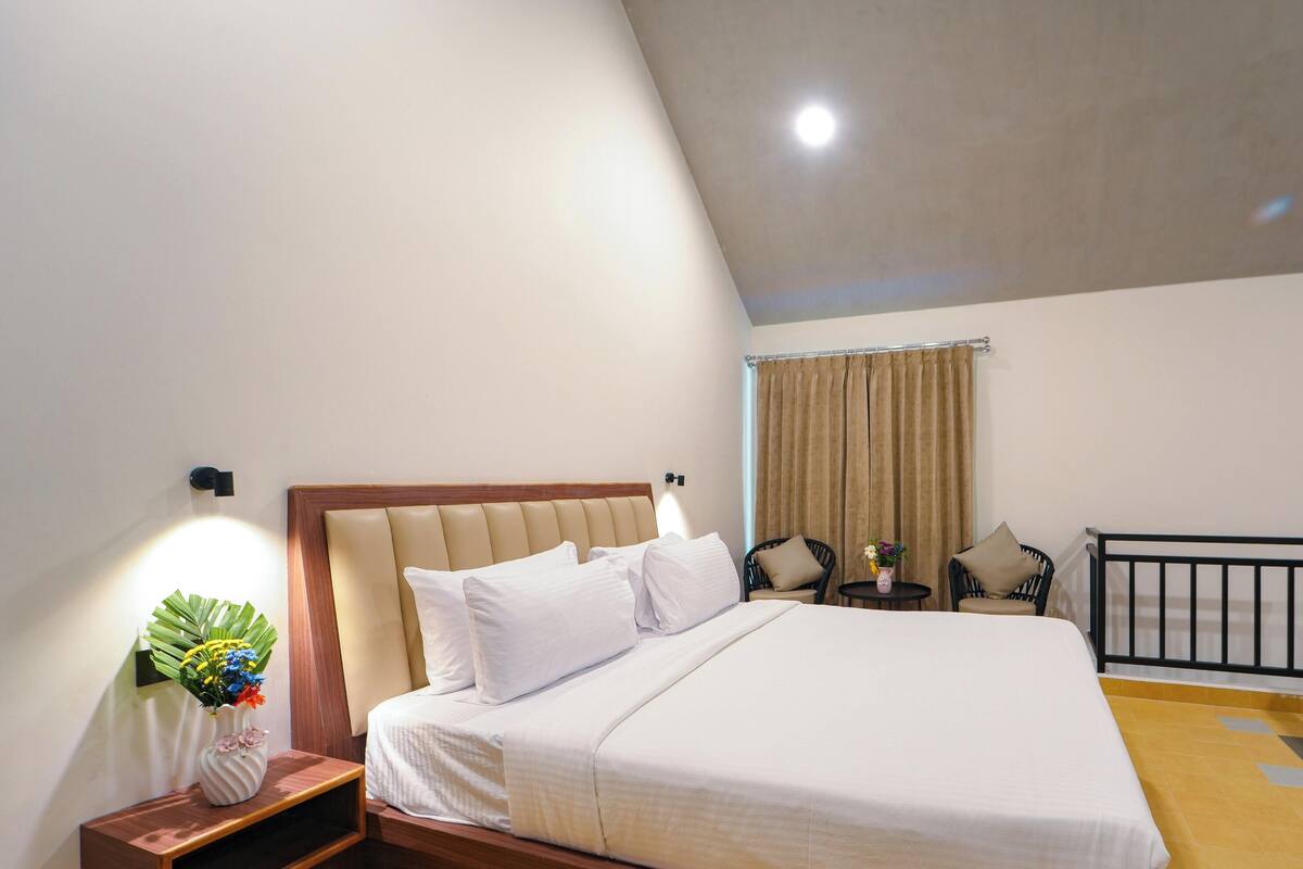 Elite Villa | In-room safe, desk, laptop workspace, iron/ironing board (on request)