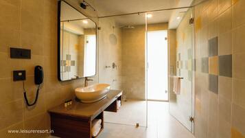 Elite Villa | Bathroom | Shower, free toiletries, hair dryer (on request), slippers