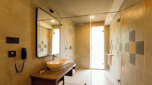Elite Villa | Bathroom | Shower, free toiletries, hair dryer (on request), slippers - LEISURE RESORT (Vanur)