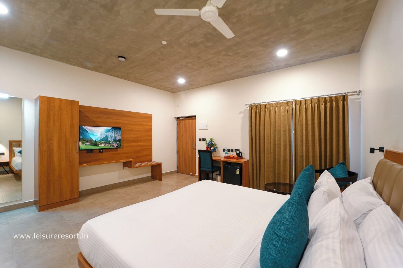 In-room safe, desk, laptop workspace, iron/ironing board