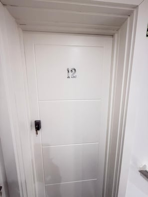 Interior - Easy Stay Studio (London)