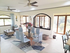 Dining - Charming 2-bedroom house in tranquil Tronadora with cool AC (Tronadora)