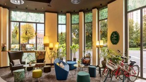 Hus | Lobby