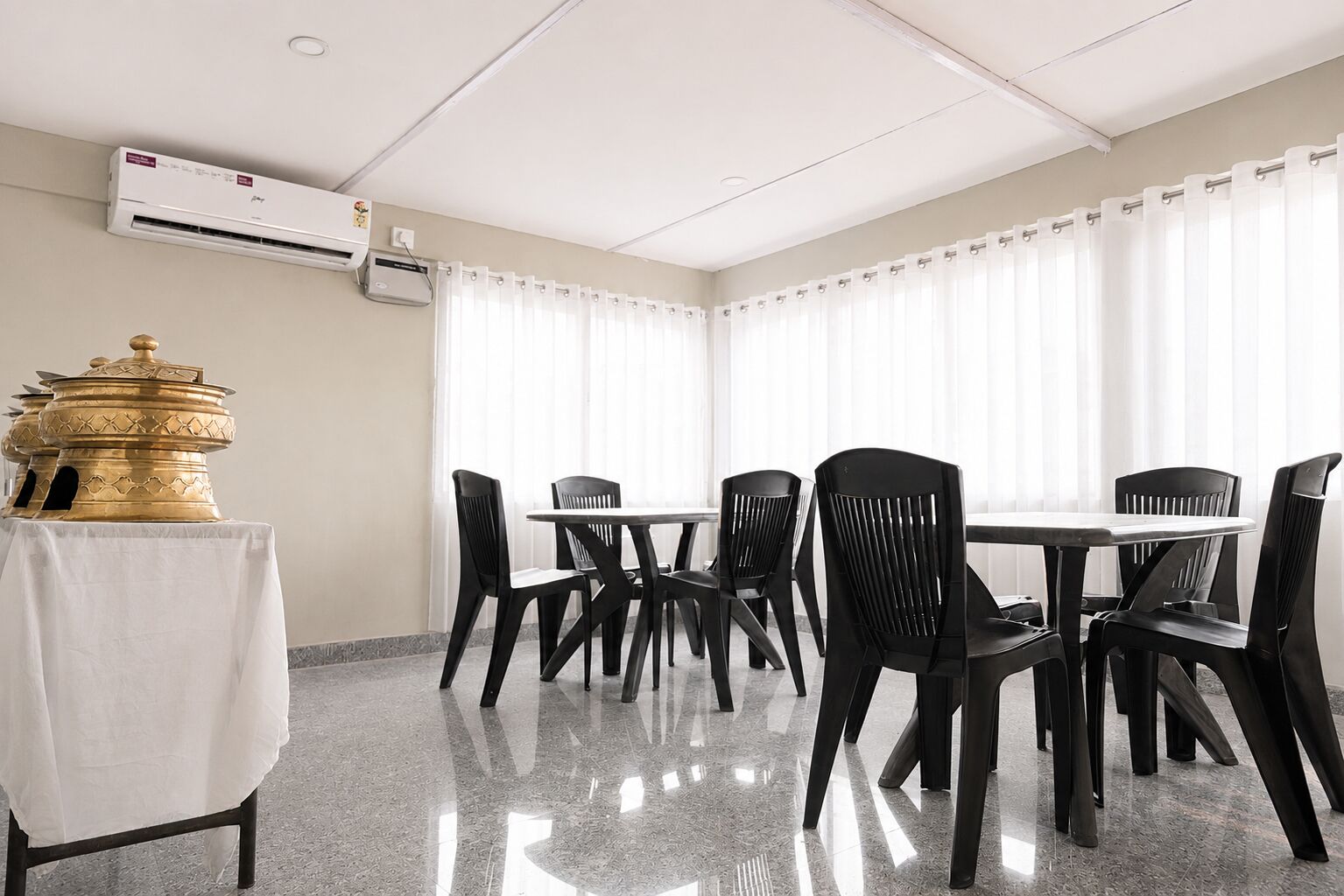 Family Room, City View | Dining