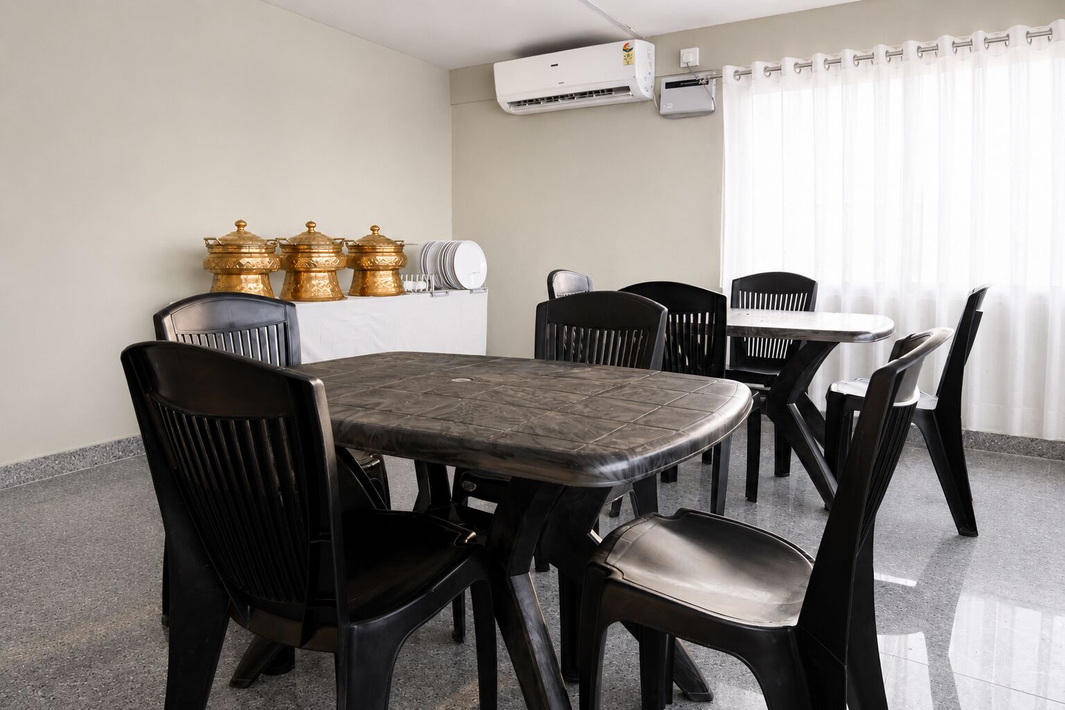 Family Room, City View | Dining