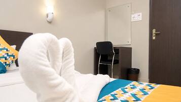 Family Room, City View | Free WiFi