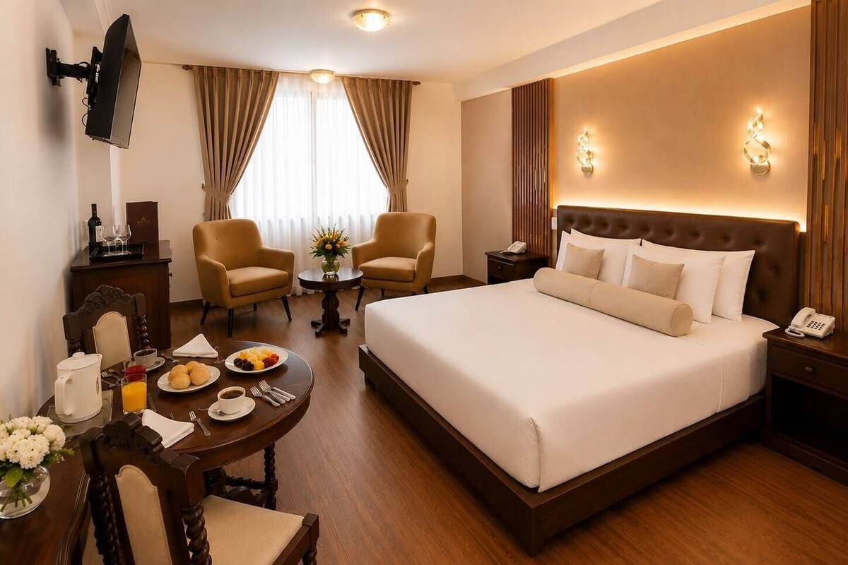Basic Suite | In-room safe, WiFi (free), bed sheets
