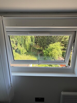 Interior - Willesden Junction Retreat (London)