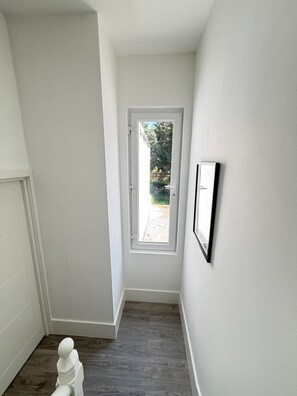 Interior - Willesden Junction Retreat (London)