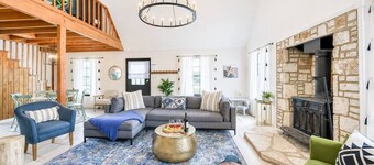 Fredericksburg Cottage: Hot Tub & Wine Trail