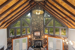 Interior - Stone Throw- Near Creek- Unique- Great Location (Hill City)