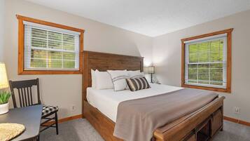 4 chambres, bureau, Wi-Fi, draps fournis