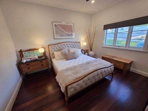 The Yellow Door on Spencer | Harbour Views