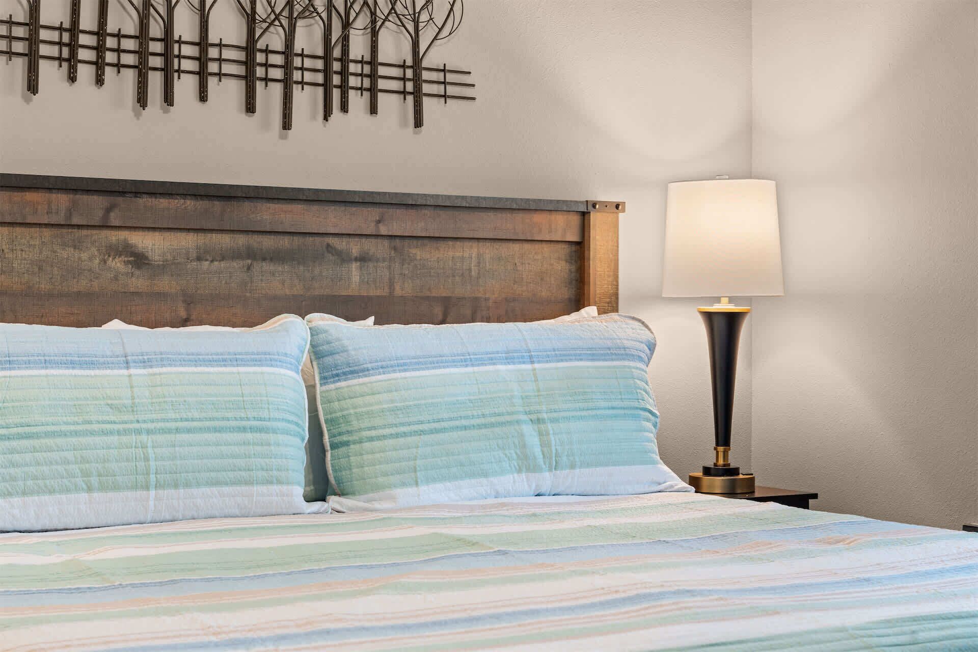 Ferienhütte, Mehrere Betten, Bergblick (8 Tall Oaks) | 2 Schlafzimmer, Bügeleisen/Bügelbrett, individuell dekoriert