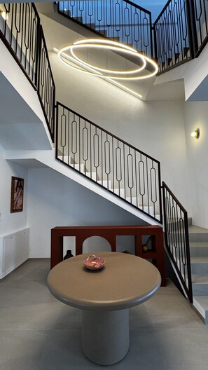 Interni