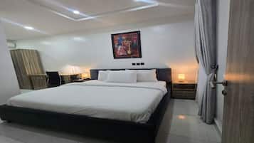 Classic Apartment, Balcony, Courtyard View | Desk, laptop workspace, free WiFi