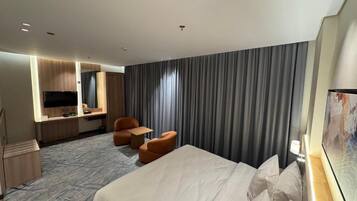 Deluxe Room, City View