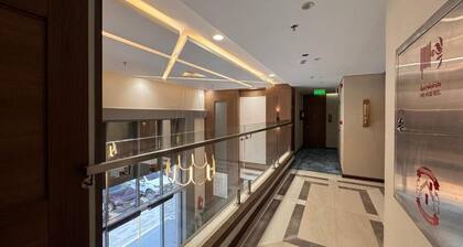 NEWLEVEL HOTEL