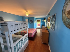Internet, bed sheets - Spacious 5-bedroom house in fantastic Ocracoke with AC (Ocracoke)