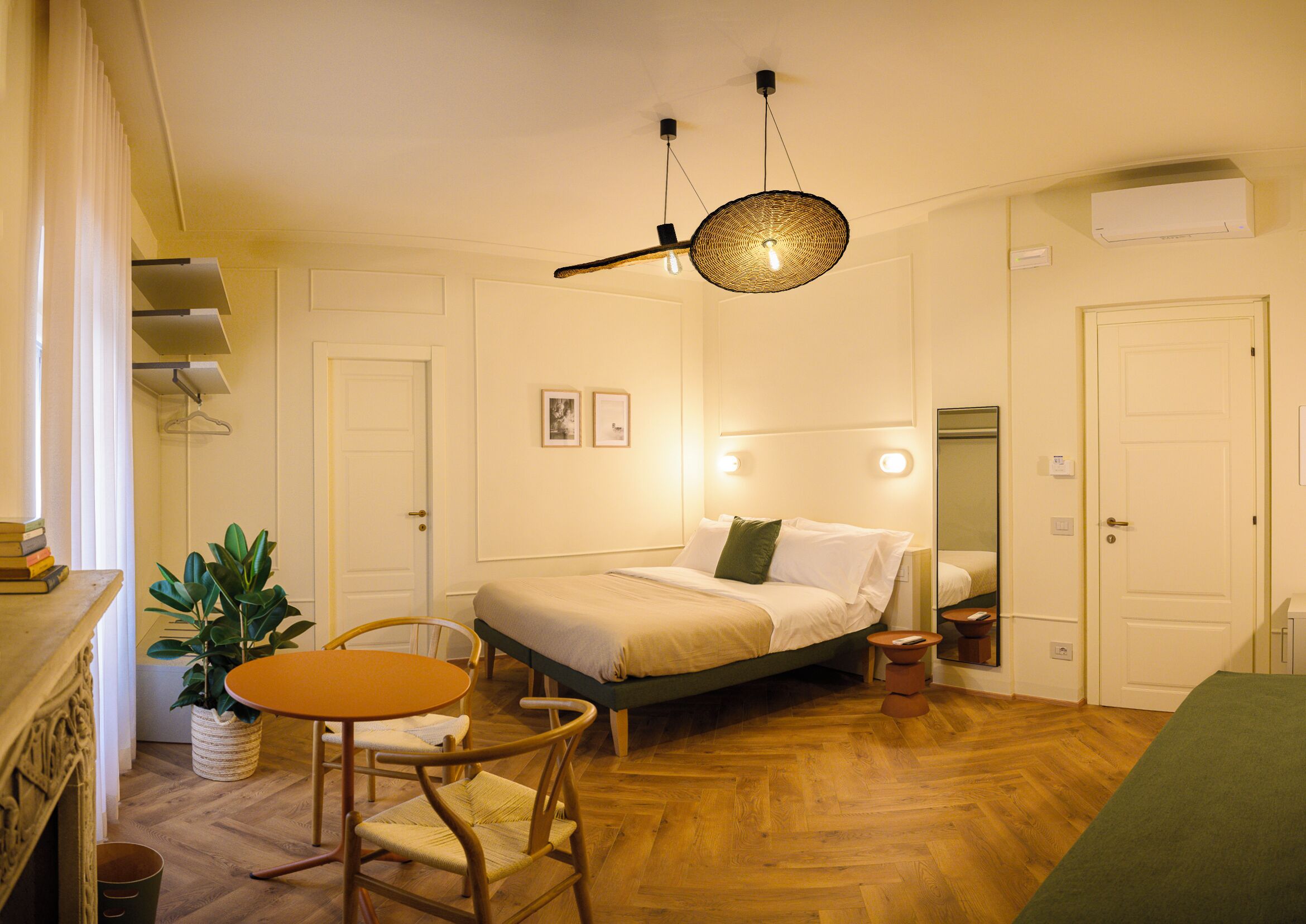 Luxury Quadruple Room | Desk, laptop workspace, free WiFi