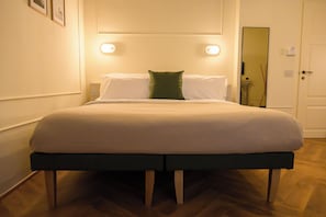 Luxury Quadruple Room | Cadar Frette Itali, peralatan tempat tidur premium, gebar bulu kapas 