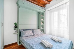 Room - Vrbo Property (Milano)
